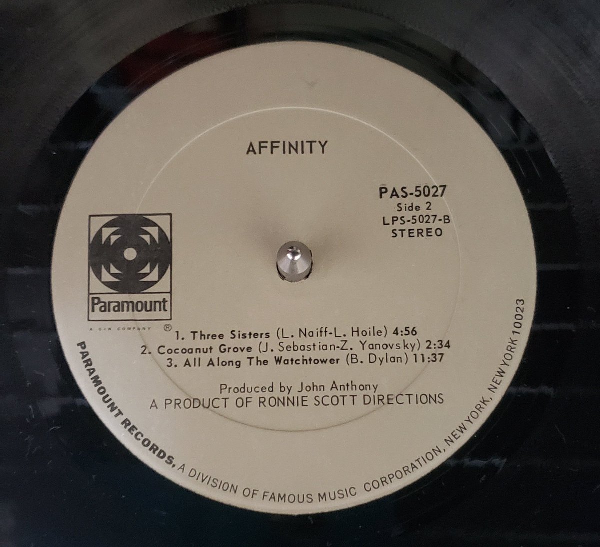sexyedamurajap1's tweet photo. #AFFINITY
#LindaHoyle
#Keef
#vertigo
#paramountrecords
#vertigolabel
#IAMANDSOAREYOU
#NIGHTFLIGHT
#IWONDERIFICAREASMUCH
#MRJOY
#THREESISTERS
#COCOANUTGROVE
#ALLALONGTHEWATCHTOWER
#見張り塔からずっと
#JAZZROCK
#britishrock
#progressiverock
#リンダホイル
#vinyl
#vinylcollection
#LP https://t.co/T1PyESphtG
