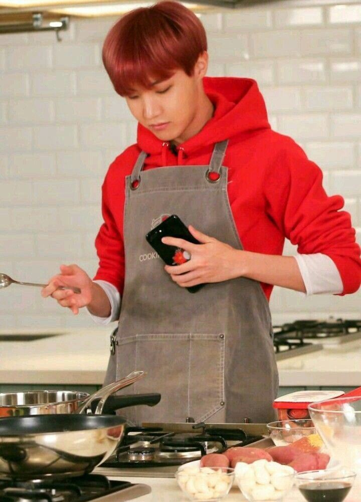 Q TAETAE ♥️ tweet media