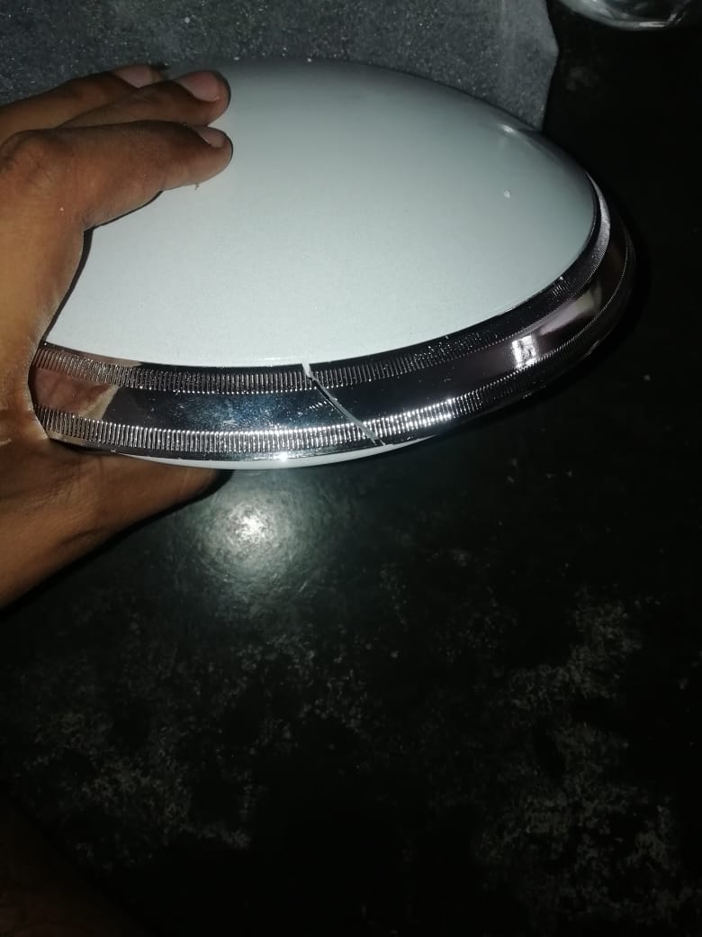Umeshgangwar2's tweet photo. @Flipkart I ordered Havells Festiva 1200mm 3 Blade Ceiling Fan on 3rd June 2021 and received the item on 7th June 2021 in completely damaged condition (see attached photos). After seeing the damaged condition I tried to return the item from Flipkart App but my ID has been blocked https://t.co/WvmJaBJa5N
