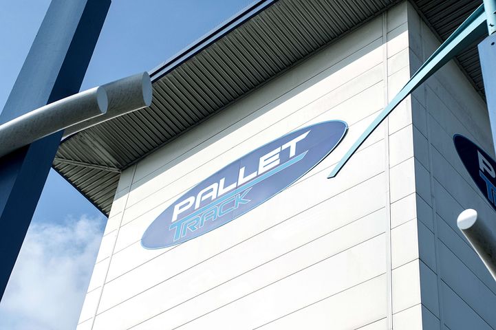 Pallet Track is the UK’s fastest growing overnight-palletised freight network. We offer Next Day and Economy Pallet Distribution with additional services such as time specific, AM, book in and tail-lift

#PalletTrack