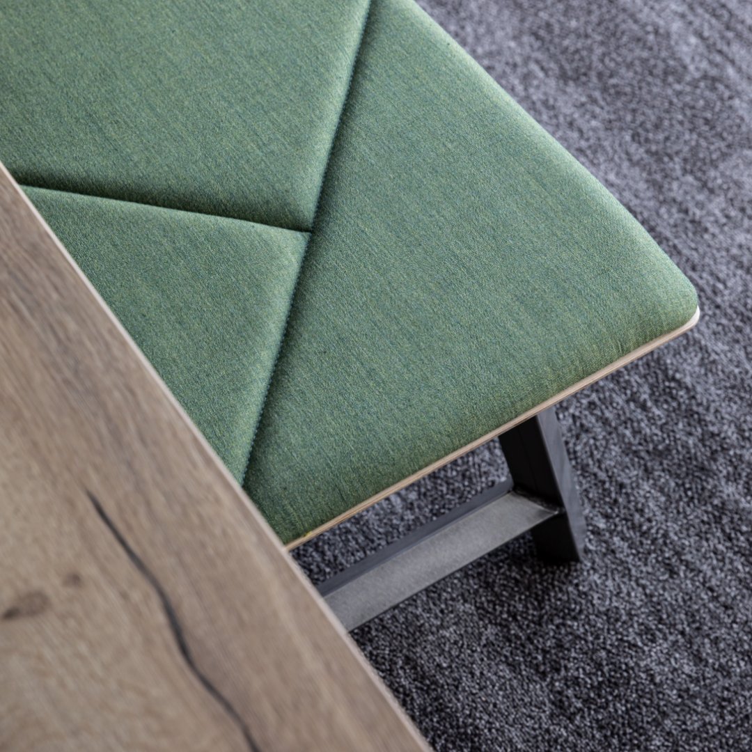 Considered design is what Ralph Capper is all about. We select statement pieces of furniture to bring out the personality of every client space.

#furniture #interiordesign #interiordesigner #qualityfurniture #highendfurniture #interiorfurniture