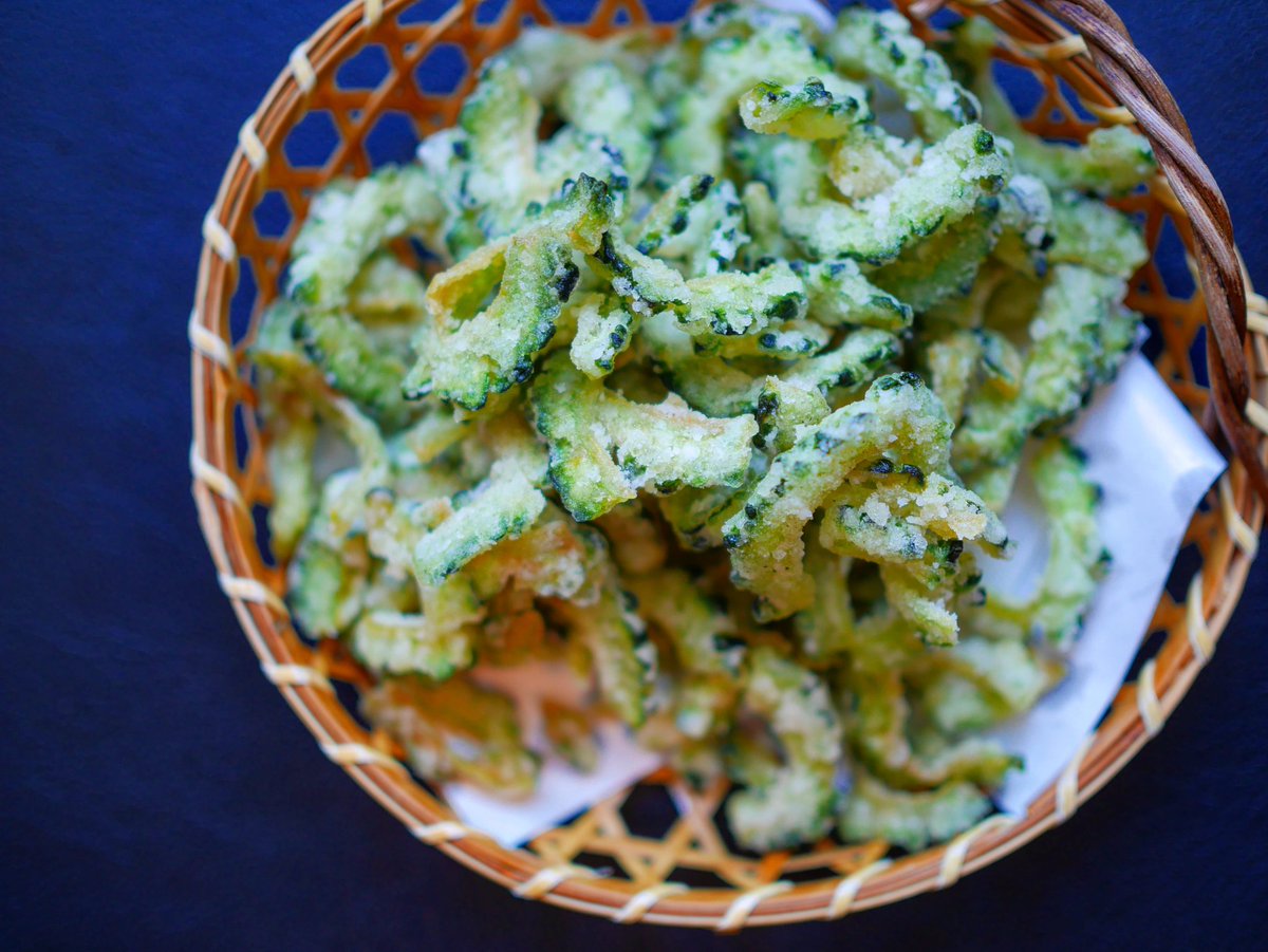 本格沖縄料理いちゃりば 夏もすぐそこ 夏野菜ゴーヤの季節 おすすめのゴーヤメニューは ゴーヤチップス 個人的にゴーヤは 揚げたゴーヤがいちばん美味しいと思ってます 揚げただけなのにシンプルに美味しい 苦みがまろやかになってどんどんいけ