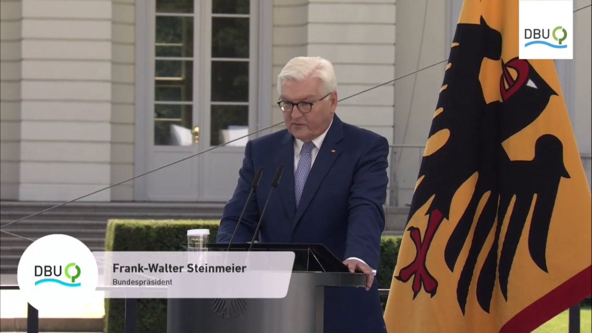 umweltstiftung's tweet image. „Klimaziele sind nicht mehr abstrakt und fern. Setzen wir sie um, so werden wir Veränderungen in allen Bereichen des Alltags spüren – in der Landwirtschaft, in der Energieversorgung, im Wohnungsbau und im Verkehr&quot;, so Bundespräsident Steinmeier zur Eröffnung der #WochederUmwelt