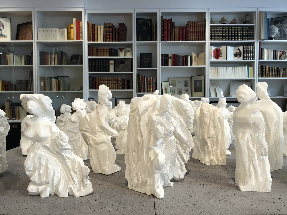 bertran_tillier's tweet photo. Magnifique expo du sculpteur Denis #Monfleur à la galerie #Métamorphoses (17, rue Jacob 75006 Paris), du 9 juin au 12 septembre, avec des Mexicaines d’albâtre, des fleurs de lave, un herbier et des rocailles. Merci à l’artiste de sa confiance pour sa confiance dans le catalogue. https://t.co/1rQ1mrJcQa