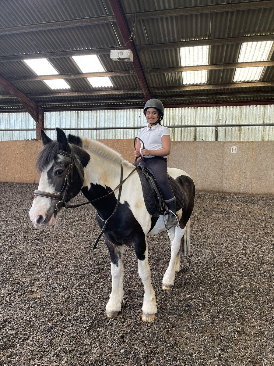 Leicesterprep1's tweet photo. Happy Horse Riders!🐎😊

The children are thoroughly enjoying their horse riding lessons at @merelaneridingschool 🐴 
The amount of confidence they have gained since the start of their horse riding journey is incredible. 

Well done children! 😊

#horseriding #education #leics https://t.co/mdvQF3gn1r
