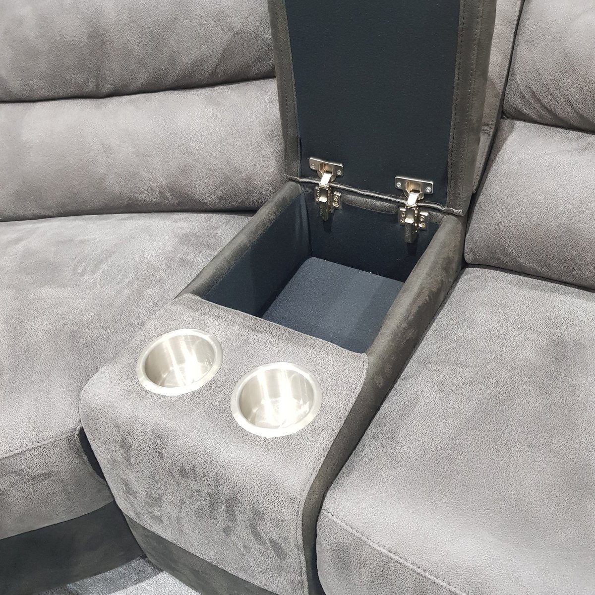 brand_Interiors's tweet photo. BUILD YOUR OWN SOFA 🛋
Our Arizona modular sofa collection comes in 11 different elements, perfect for you to be able to build your own bespoke sofa. The suede effect fabric comes in 4 contemporary colors and is designed to be easily cleaned. Prices start from £229.99. https://t.co/8aats6tvP4