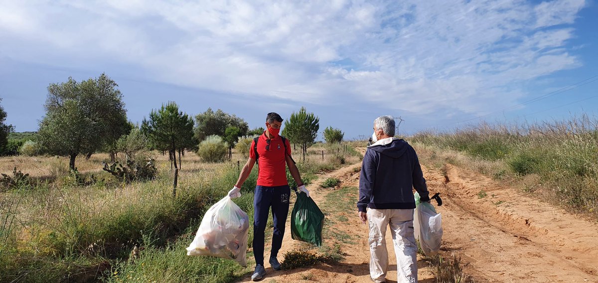 urbaser_'s tweet photo. 🙌🌍 Más de 160 voluntarios de Urbaser recogieron la semana pasada más de 2000 Kg de residuos de 16 entornos urbanos de toda España. Comprometidos con el planeta que habitamos 💪 #UrbaserDMMA https://t.co/SECHRxAYfa