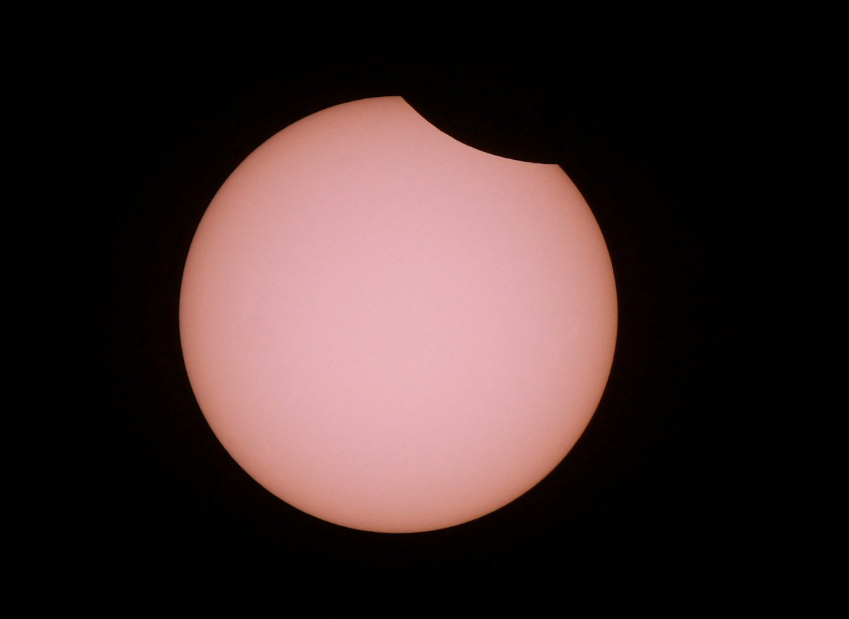 Aktuelles Bild der #Sonnenfinsternis - eben hier aus Köln aufgenommen.