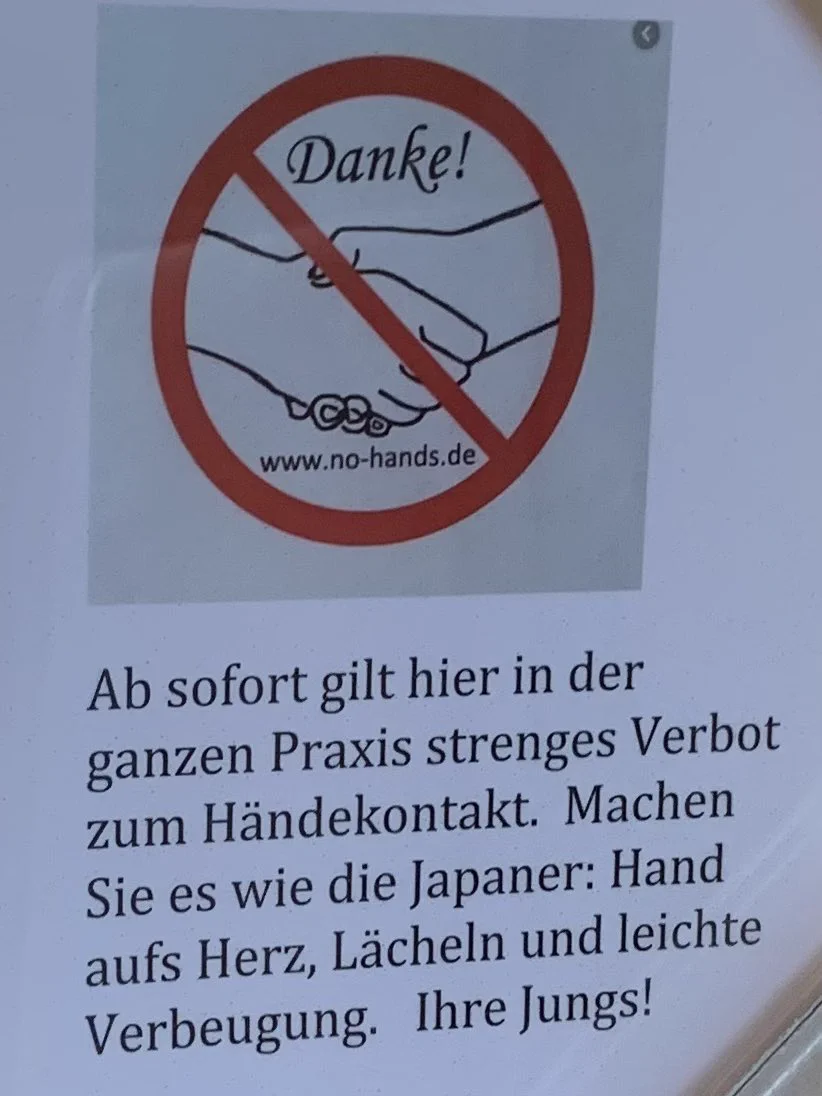 日本人のように？！ドイツの病院にあった握手禁止の張り紙がちょっと可愛い！