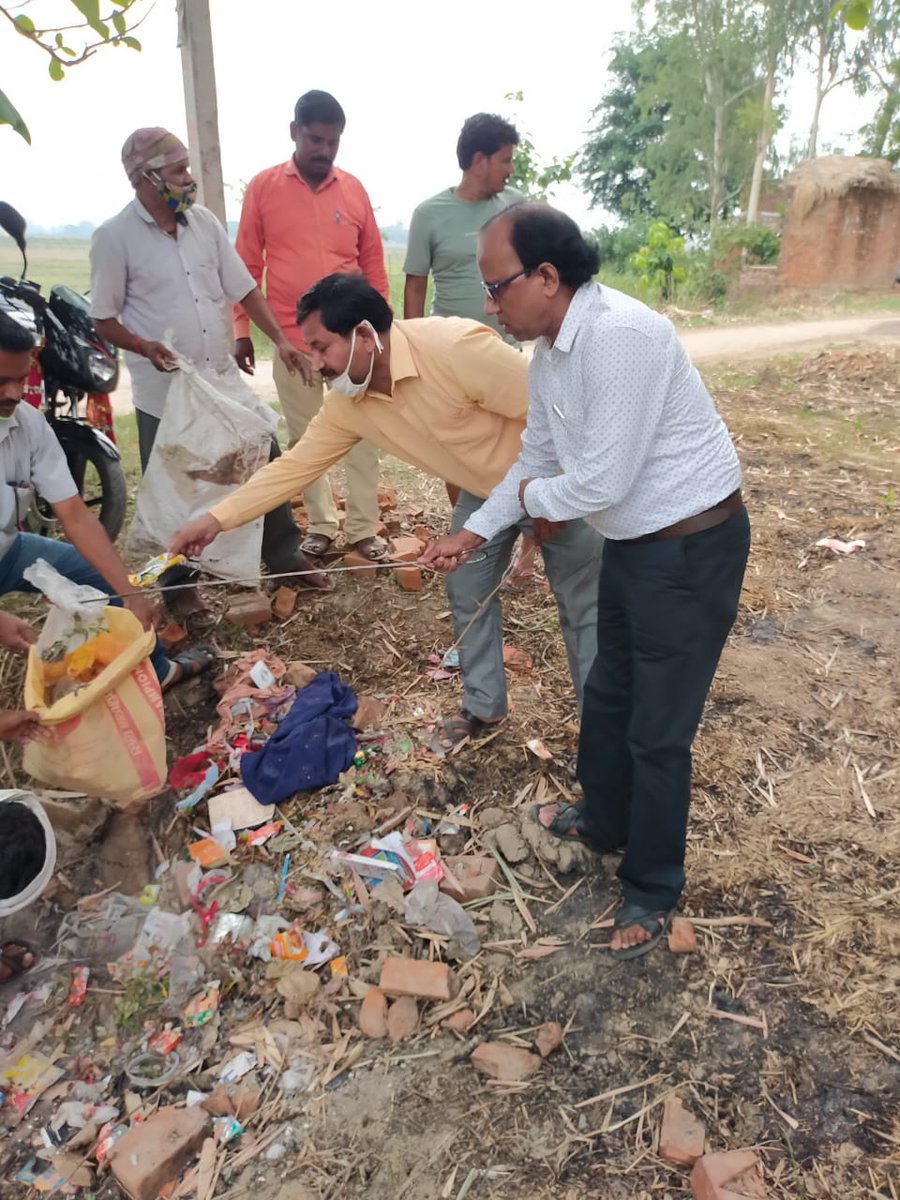 dpromirzapur's tweet photo. मेरा गाव स्वच्छ गाव अभियान जनपद मीरजापुर
@CMOfficeUP  @dd_mirzapur  @uppanchayatiraj  @mopr_goi  @dd_mirzapur  @DM_MIRZAPUR https://t.co/p2dXxS8J5l