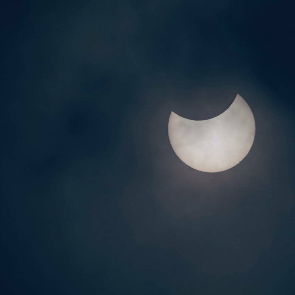 Managed to grab a shot of the partial eclipse here in England this morning. 
.
.
.
#eclipse #solareclipse #partialeclipse #england #bbcweatherwatchers #bbc #darlington #nikon #nisifilters #nisiuk #nisi instagr.am/p/CP8Umeujd_h/