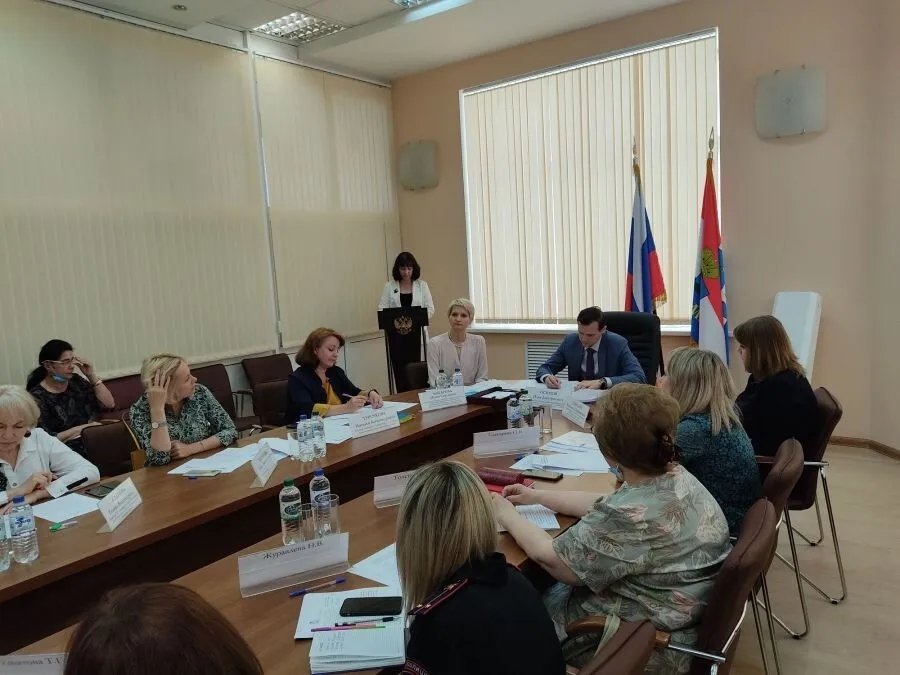 Сегодня, 10 июня, в Департаменте образования​ состоялось заседание экспертной группы при комиссии по делам несовершеннолетних и защите их прав при Администрации г.о. Самара по разбору чрезвычайных происшествий с участием несовершеннолетних обучающихся образ-ных учр-ий г.о. Самара