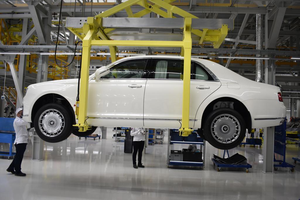RussianPatrio17's tweet photo. #Aurus #Senat sedan at the new #Sollers plant in #Elabuga https://t.co/wLvdgbMYTy