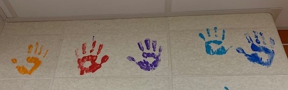 SweeneyElem's tweet photo. Sweeney Fifth Graders are leaving their mark on our school. We will miss you! #itsasweeneything #shakopeeschools https://t.co/UGj281HLDG