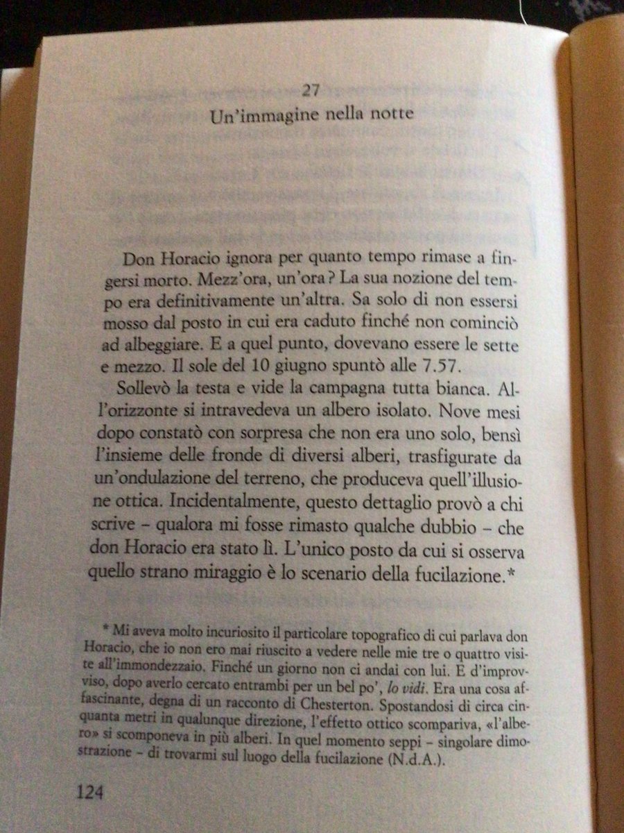 mariadicuonzo1's tweet photo. Don Horacio ignora per quanto tempo rimase a fingersi morto 
Mezz’ora, un’ora? 

Il sole del #10giugno spuntò alle 7,57
Sollevò la testa e vide la campagna tutta bianca 

Rodolfo Walsh 
Operazione massacro @sellerioeditore #TopLibro 
@diconodioggi https://t.co/VmPZFB3VPf
