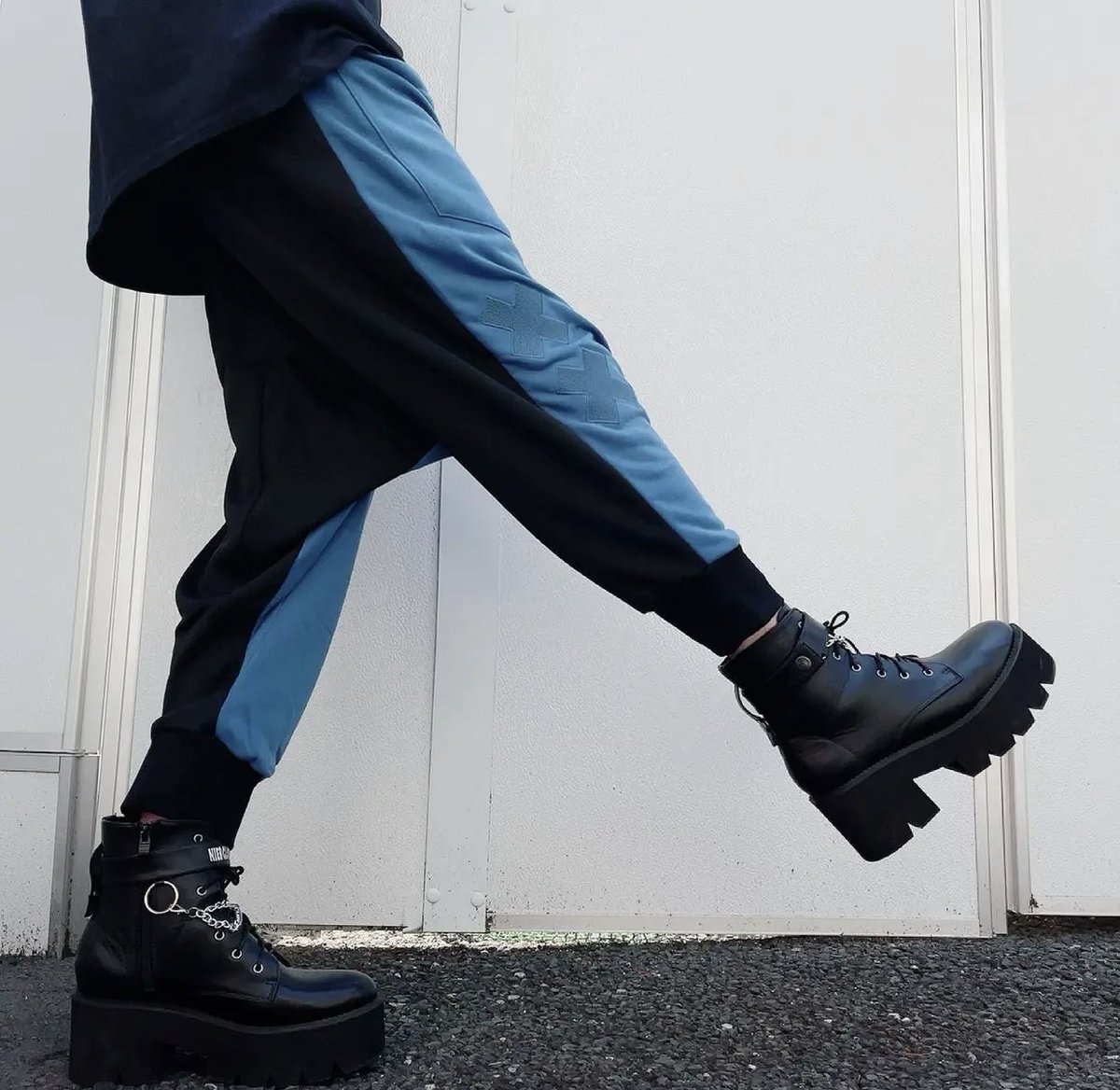 🎁本日〆切プレゼント企画🎁

【BICOLOR SARROUEL PANTS ✖︎✖︎】

🎁4名様にプレゼント🎁

ユニセックスアイテムです🐰

◼応募方法
フォロー(<a href="/NieR_tokyo/">NIER CLOTHING</a>) &amp; RT
◼締切〆  本日24時

※鍵垢の方も対象内です。
是非ご参加ください🙇‍♂️🙇‍♀️