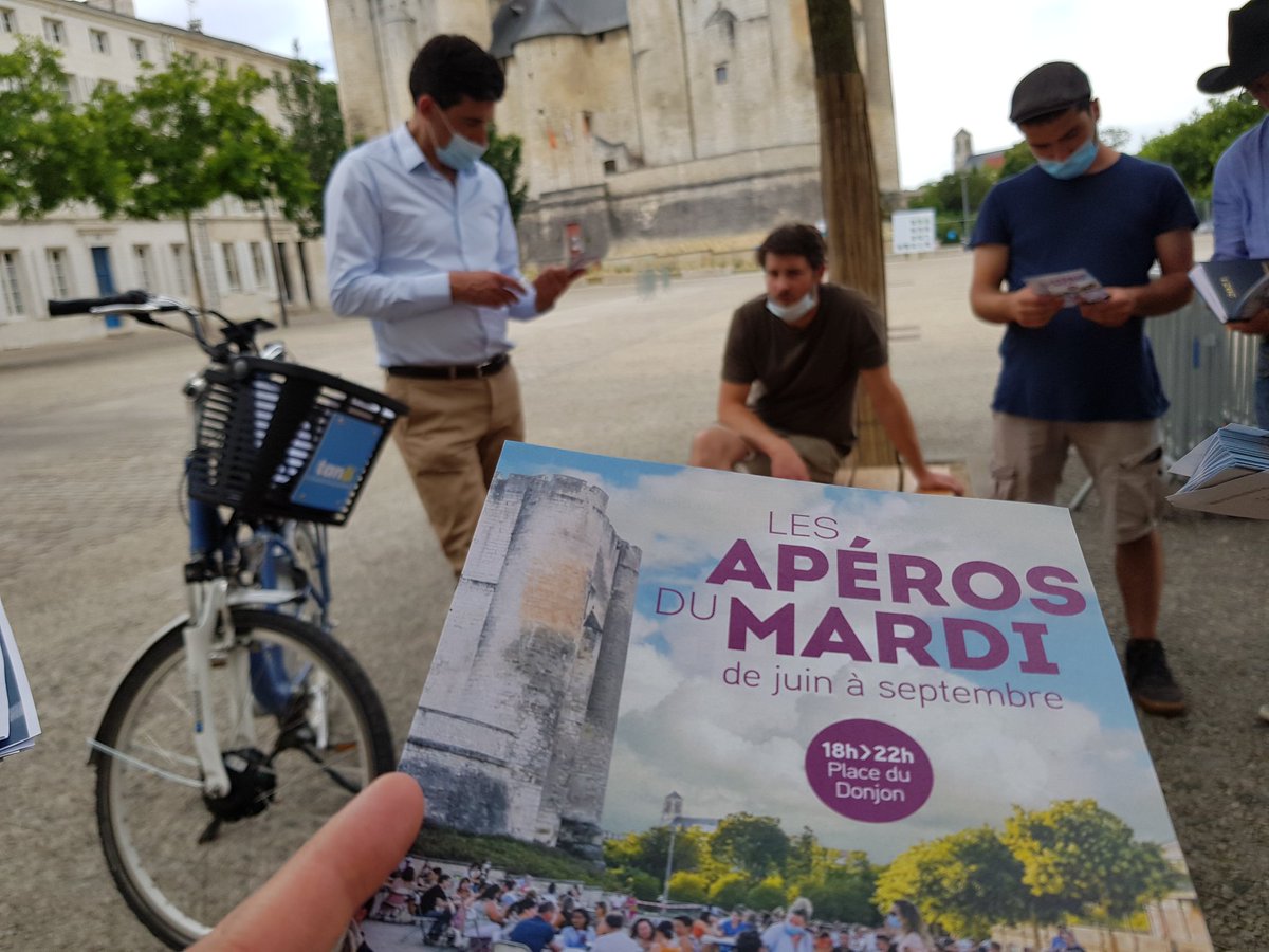 Mairie_Niort's tweet photo. #Niort Les Apéros du Mardi reviennent place du Donjon du 15 juin au 7 septembre 😃 ! @Mairie_Niort organise vos soirées en partenariat avec les cafetiers du centre-ville. #convivialité retrouvée !
https://t.co/uoX4bXLMyv https://t.co/bhyhJ1zGnz