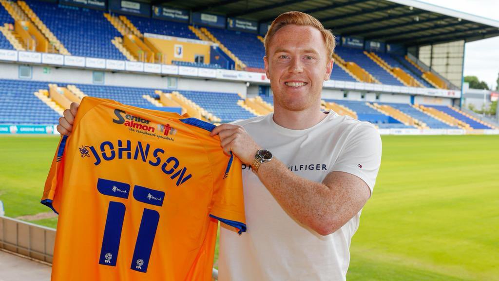 MansfieldTownFN's tweet photo. Our new signing, Danny Johnson, says his favourite Mansfield public house is the Byron. “You can’t beat a flat pint of Carlsberg and a bit of card bingo on a Friday afternoon”, the striker revealed. https://t.co/xDbRCuOPIB