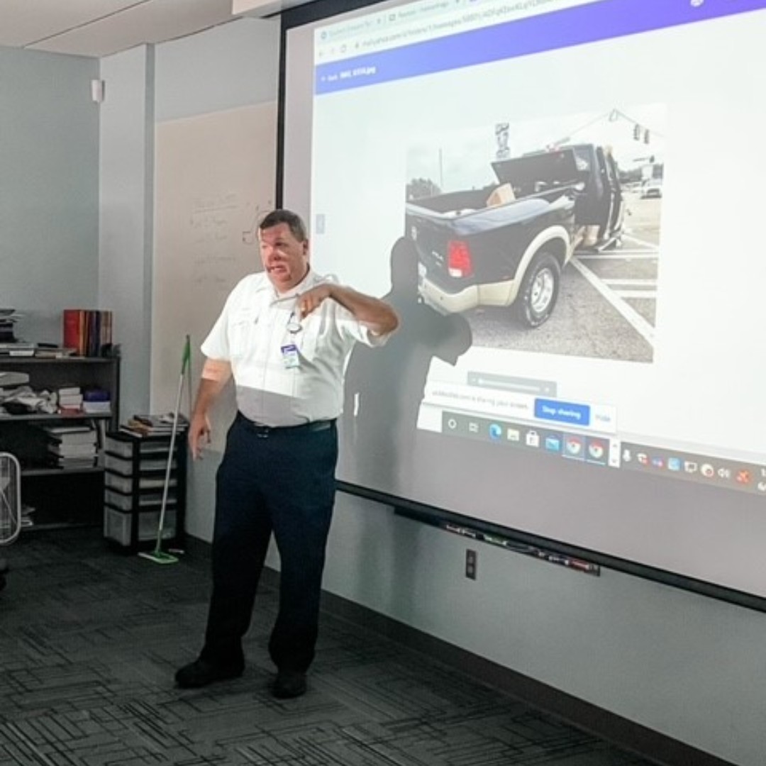 SoCrescentTech's tweet photo. A very special thank you to Mr. Matt Perry, Director of the Spalding County EMS, who served as a guest lecturer for our Paramedic students teaching them about trauma and mechanism of injury. Mr. Perry is also an SCTC Alumni!
#BuildingStrongStudents
#BuildingStrongPartnerships https://t.co/kH85f0xMNa