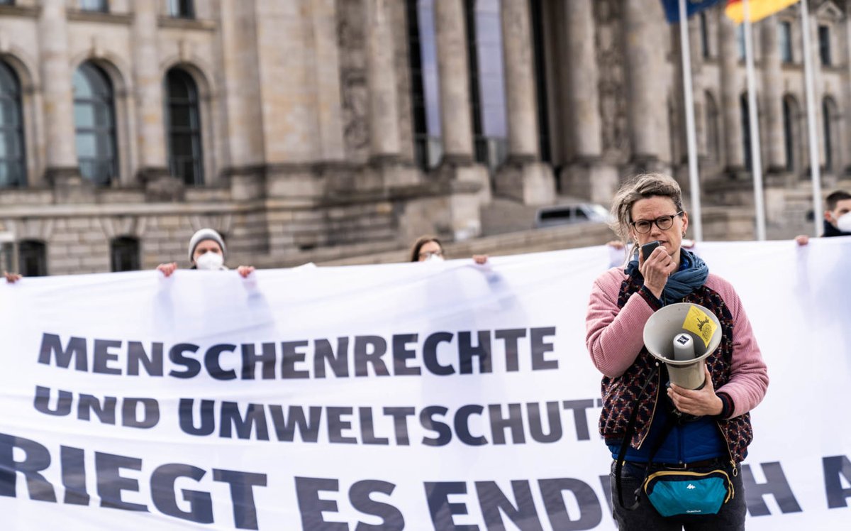 🔴 BREAKING: The Bundestag just passed the Supply Chain Act obliging large companies to do human rights due diligence across their supply chains!

Congratulations to our members CorA and <a href="/Germanwatch/">Germanwatch</a>, and all supporters and campaigners of <a href="/LieferkettenG/">Initiative Lieferkettengesetz</a> 🎉
