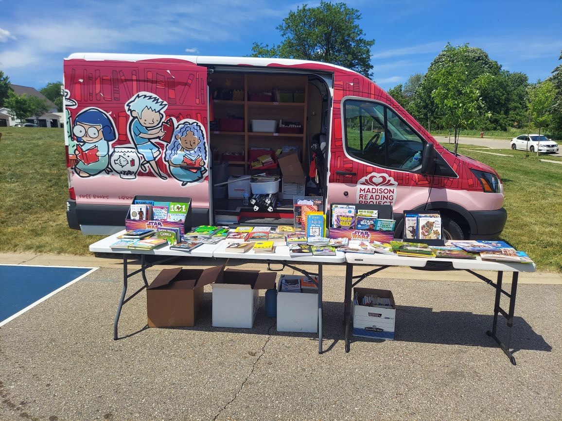 MSNReadingProj's tweet photo. Last week we attended events w/ @mcpasd, Vera Court Neighborhood Center, Allied & Dunnโs Marsh Neighborhood Assoc. @madisonparkswi. Request our Big Red Reading Bus https://t.co/WOXgbfLe56.
#TBT
#MadisonReadingProject #BigRedReadingBus #Literacy #FreeBook https://t.co/CiY7V5S7XF
