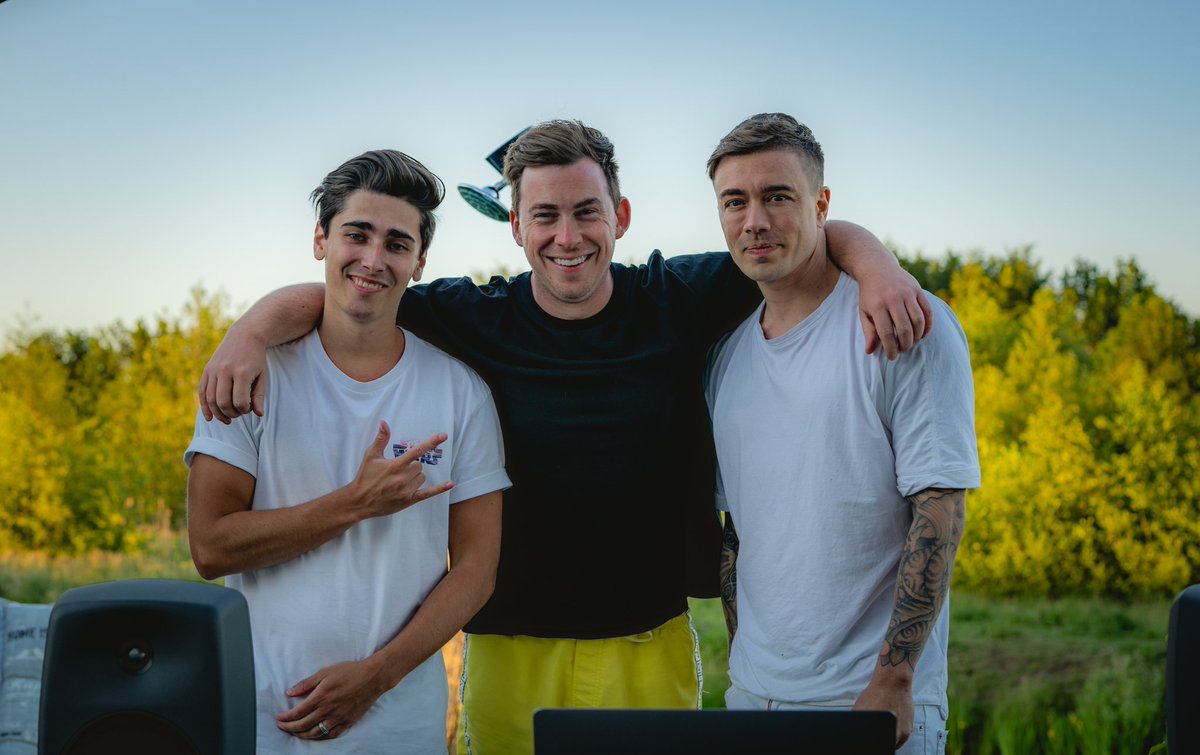 Name a better trio 🤔
<a href="/headhunterz/">Headhunterz</a> <a href="/HARDWELL/">Hardwell</a>