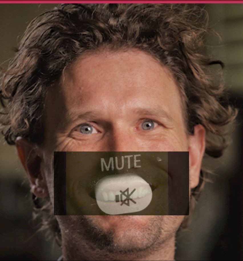treacl's tweet photo. @scruffystjohn Save your forehead .. #mutebuttons! #qanda https://t.co/j8KHJiUa9u