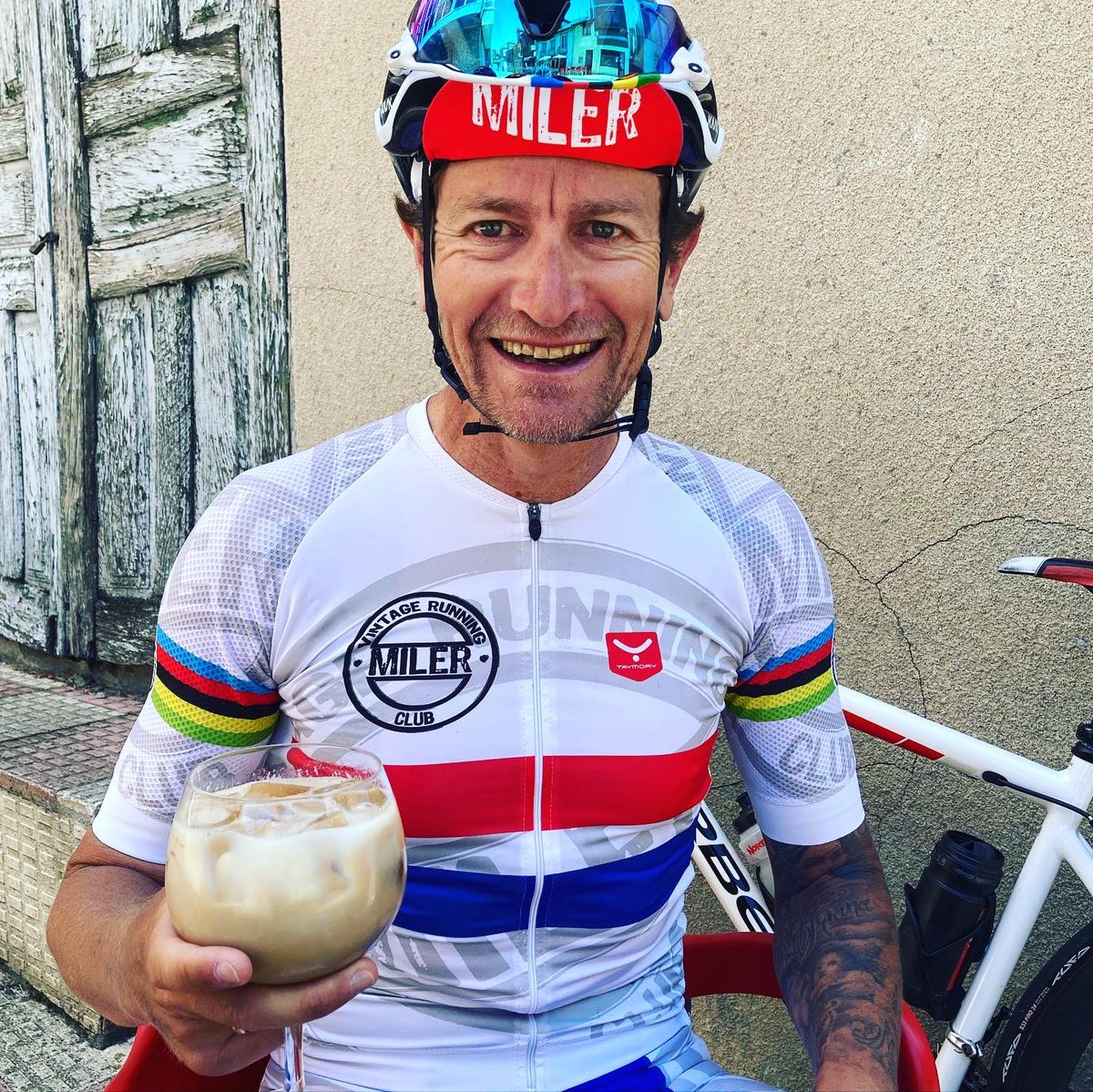 Delapuentejor's tweet photo. Lo que hay que sufrir para meterse un copazo 😂😂😂
#copazodecafe
#milervintage
#milercycling
#milerstyle
#milersports
#taymory
#wearmiler
#bemiler
👉 https://t.co/uWHYicw96z https://t.co/ODr4W8RZTT