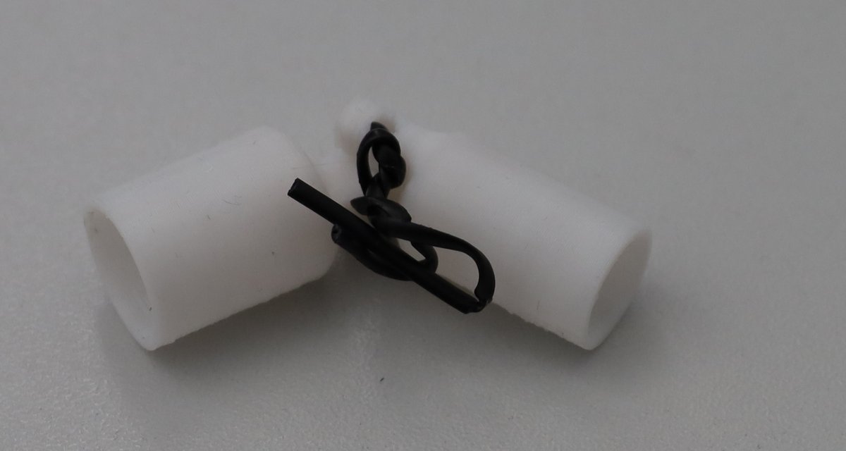 coon_42's tweet photo. A while ago the foot door opening mechanics of my trashcan broke, so I had to open it by hand. Yesterday I have decided to design and 3D print a simple replacement joint. To my surprise it already works perfectly. 3D printers are awsome! https://t.co/zbTsIUVWUH