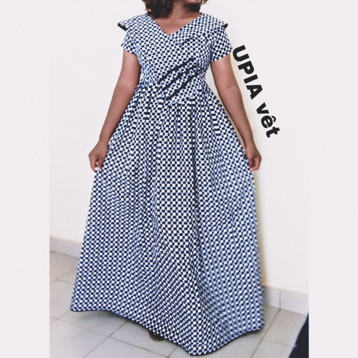 upia_vet's tweet photo. Agréable Jeudi !
Robe "Celia" disponible actuellement.
Prix 15000f

Wathsap 00226 58586508
#ouagadougou #wax #pagne #style #fashion https://t.co/HhJDMWk56W