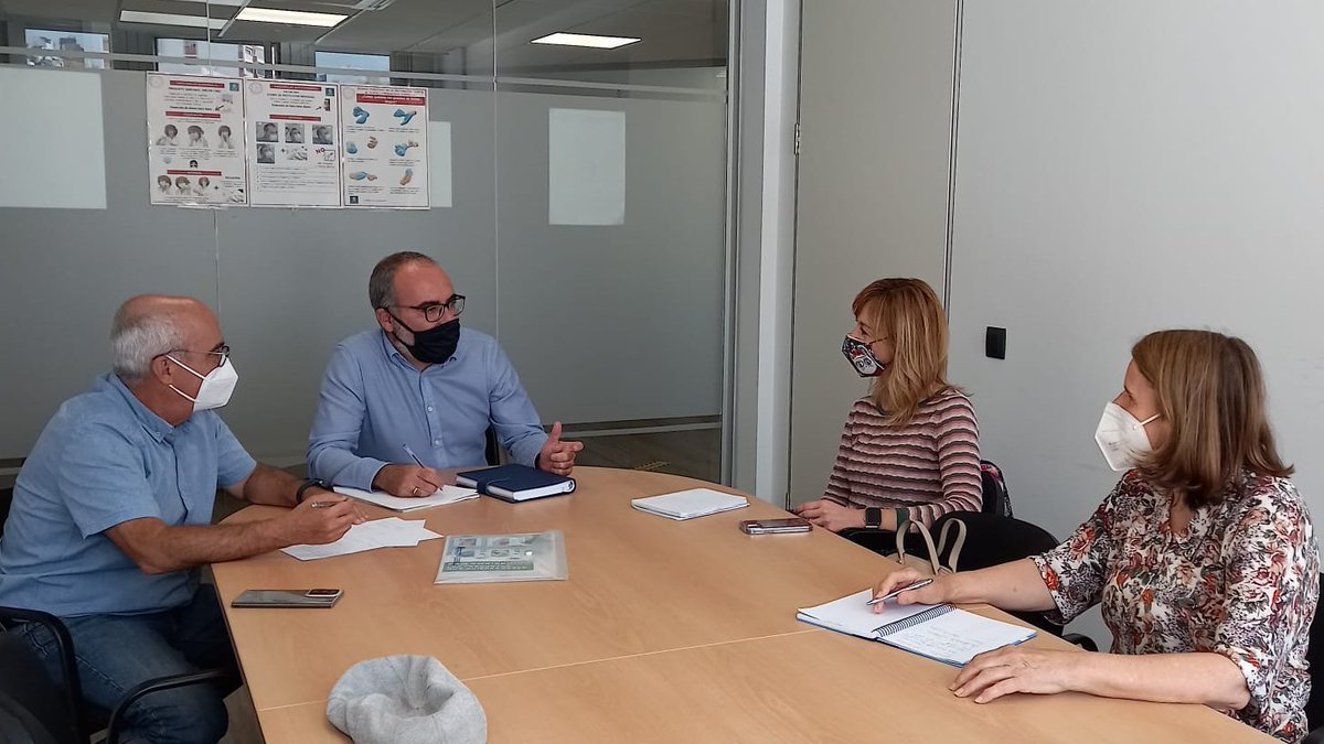 Hablamos con #Covisenior buscando alternativas para un envejecimiento saludable.
Gracias a Margarita Marrero y Carlos Quesada por compartir este proyecto y su visión de futuro.
Gracias al Colegio de Enfermería de Las Palmas (<a href="/twCELP/">Colegio de Enfermería de Las Palmas</a>) por aportar su visión de cuidados.