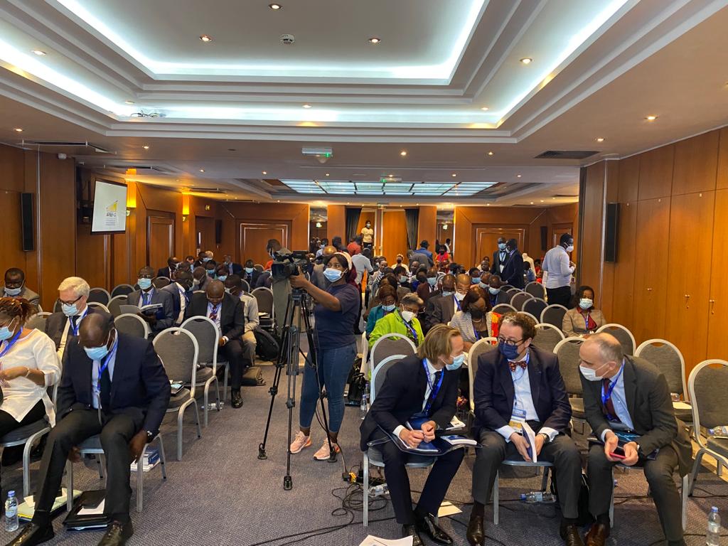 À Abidjan 🇨🇮 pour le colloque de l'#OHADA (Organisation pour l'harmonisation en Afrique du droit des affaires) sur l'arbitrage et le droit des sûretés <a href="/ohada_officiel/">OHADA Officiel</a> <a href="/Martinet_Lam/">Laurent Martinet</a> <a href="/LouisDegos/">Louis Degos</a>