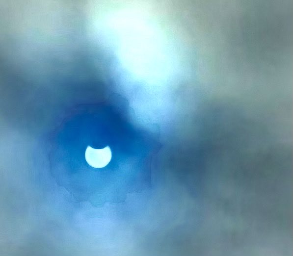 TerryDowrick's tweet photo. ⁦@Steve_Parrett⁩ Partial solar eclipse seen from Exmouth this morning. https://t.co/DfdAkUivDg