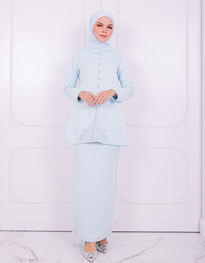 hijabistahub__'s tweet image. Like untuk mint green
RT untuk baby blue

Which one you guys prefer?

Me #TeamBabyBlue

Yang penting dua-dua ni memang cantik dipakai especially jika busana anda ialah Aya Kurung.

Nampat soft and cantik je dari jauh.
Tu baru dari jauh tau, belum dari dekat lagi!
