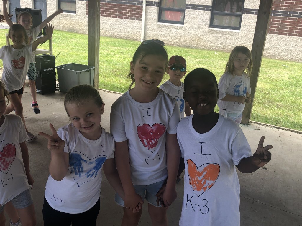 brimfieldelem's tweet photo. Brimfield field day 2021 #wearefield https://t.co/czih6dfdgP