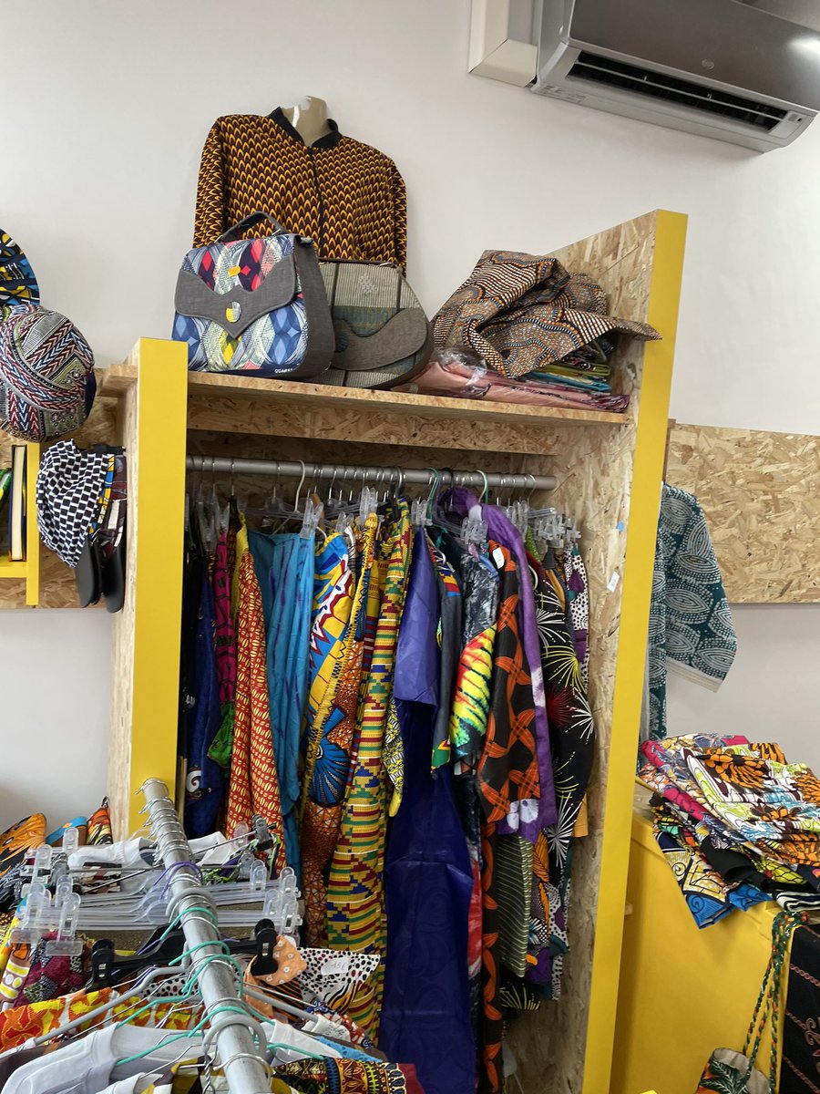 mahorchiche's tweet photo. Heureuses rencontres au #PositiveShop de @PositivePlanet_ installé bd Serrurier à #Danube
Une fondation de @jattali qui soutient les créateurs d'entreprise en quartiers populaires.
Les jeunes de nos quartiers ont plein d’idées et d’enthousiasme pour #Paris19 #Commerce #France🇫🇷 https://t.co/ldwarkIVnr