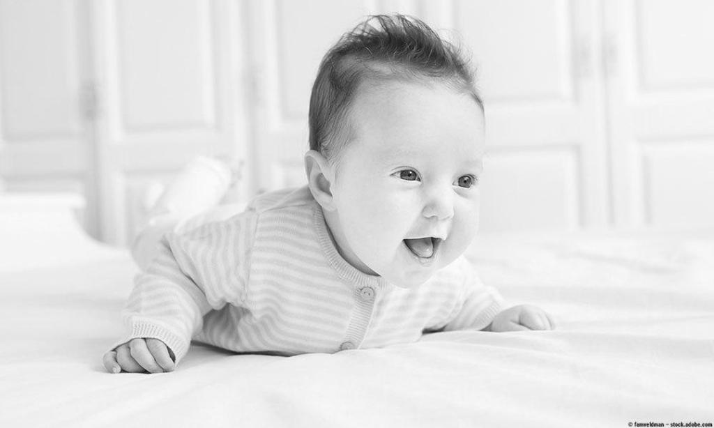 nationwidekids's tweet photo. New parents: Find out what milestones you can expect your baby to meet in the first 6 months and what to do if they are not meeting those milestones: https://t.co/lZLMWyWt8B #NewMom #NewDad #ParetningTips https://t.co/Wtg1T0b46Q