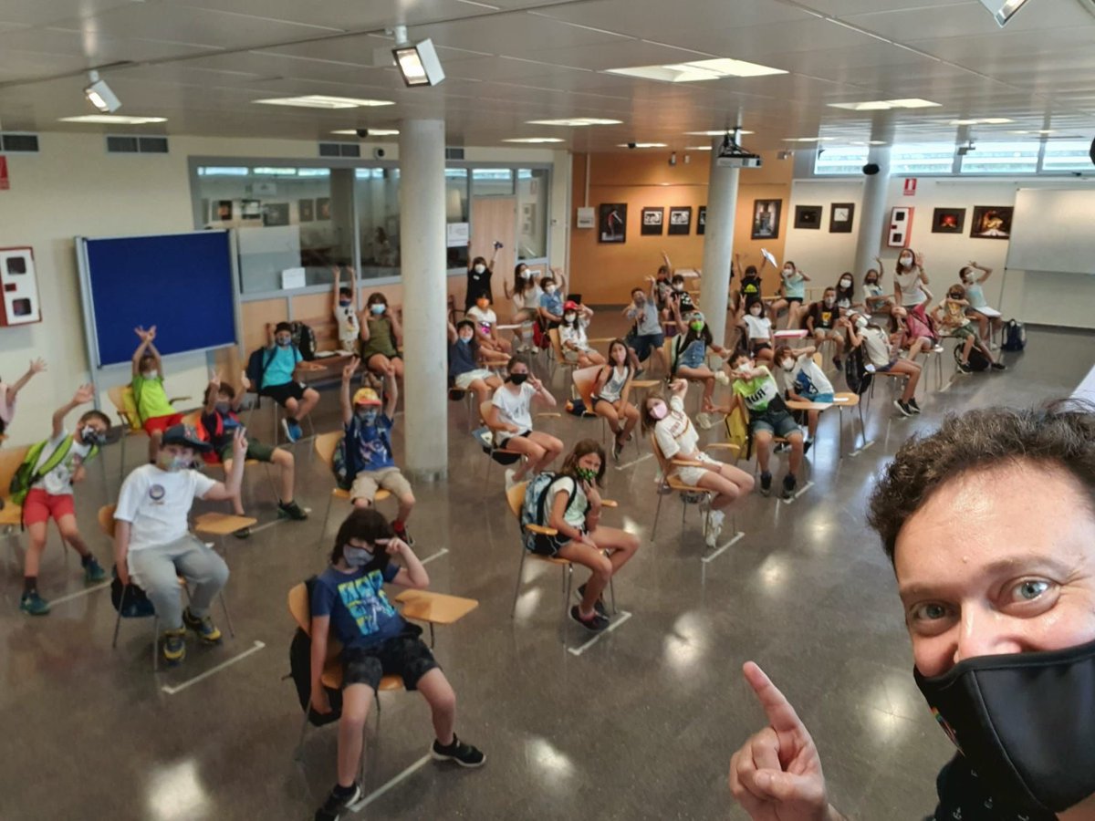Escola Els Cingles (@escelscingles) on Twitter photo Avui l’alumnat de 3r hem anat a visitar l’alcalde <a href="/pepmoret/">Pep Moret i Tanyà</a> del nostre poble <a href="/AjAmetllaValles/">Ajuntament de l'Ametlla del Vallès</a>. Ens ha rebut a la sala de plens i hem preguntat un munt de coses! Moltes gràcies! Avui l’alumnat de 3r hem anat a visitar l’alcalde <a href="/pepmoret/">Pep Moret i Tanyà</a> del nostre poble <a href="/AjAmetllaValles/">Ajuntament de l'Ametlla del Vallès</a>. Ens ha rebut a la sala de plens i hem preguntat un munt de coses! Moltes gràcies!