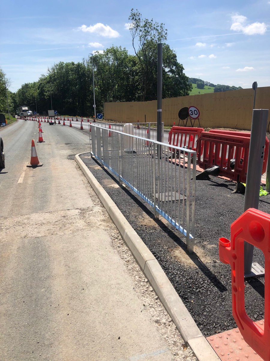 firth_fencing's tweet photo. Yet another successful project completed - Visirail installations for a local authority. 
We ensured all road safety measures and precautions were in place and strictly adhered to throughout. https://t.co/VjomQeq2uv