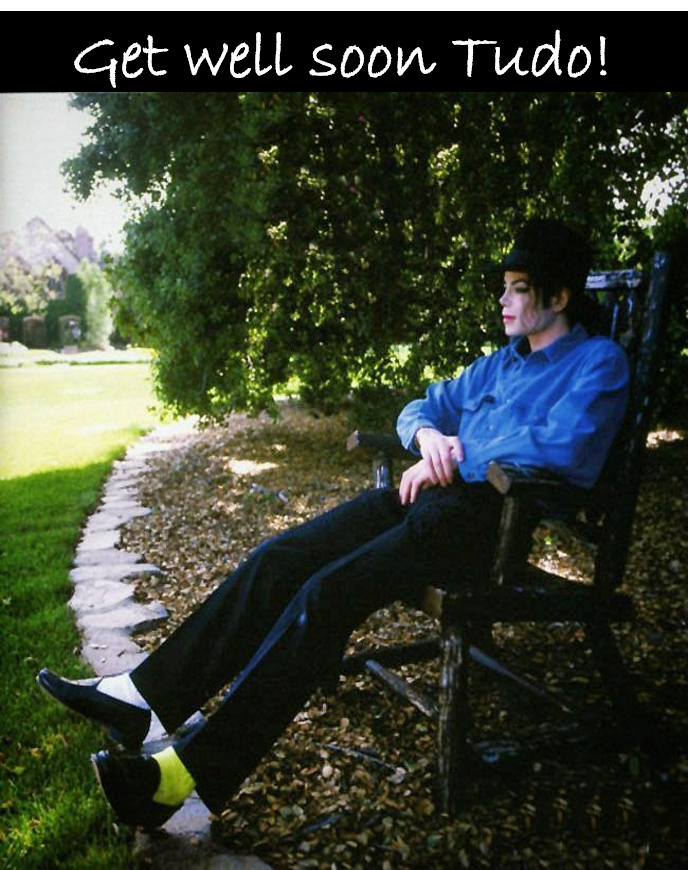[THREAD] #MJfam As Billie Jean reaches 1 Billion views today, we need to send good wishes to <a href="/TudoPeloMJ/">Tudo Pelo Michael</a>, who began the campaign and was instrumental in spreading it. Which is why I'm asking you to sign this card with a message for her /1 🙏

groupgreeting.com/sign/860baf2b7…