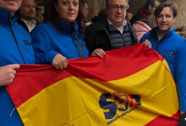 j_manuelsoler's tweet photo. La secretaria general del @Sup_Policia , si tiene lo que hay que tener, debería explicar que le motiva  estar en la próxima movida convocada en la Plaza de Colón ( Madrid),  por razones extra- sindicales. Los intereses de los policias nacionales se defienden en otros frentes!! https://t.co/3Qqr94YKWr