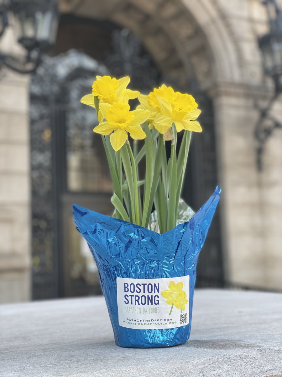 Running the #BostonMarathon? The BPL has charity bibs available! Whether you're running the in-person or virtual marathon this year, join #TeamBPL and help us raise money for after-school education.

Learn more: bpl.org/marathon-bibs/