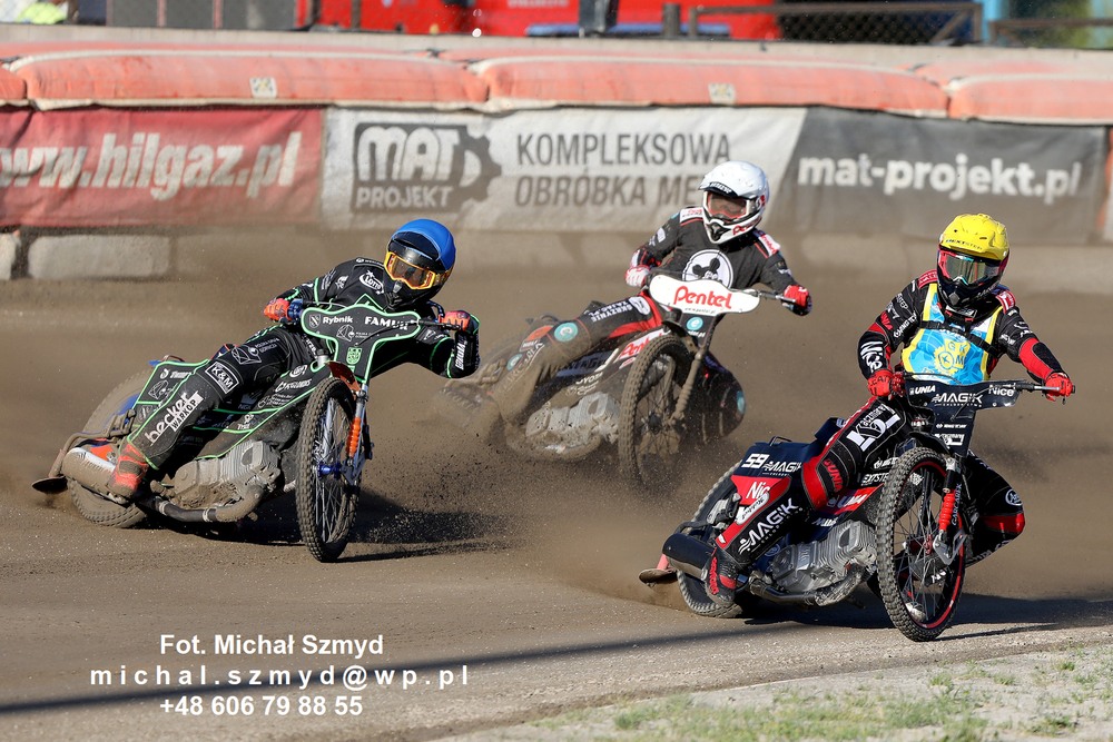 SpeedwayCanvas's tweet photo. Polish ind. semifinal in @gtmstartgniezno part II feat #JakubMiskowiak @pawlicki777 @SzWozniak @44GinGer44 @PrzemoPawlicki @peperacing151 https://t.co/ycGcioAKIP