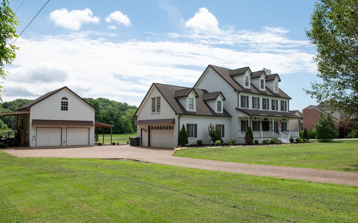OneStopRealtyTN's tweet photo. New Listing! $749,000.00, 4BR, 4BA, 2268 New Hope Rd, Hendersonville, TN 37075, Full Details https://t.co/hcgg4wjAIp https://t.co/h4QAgco9p5