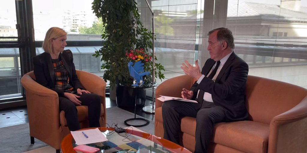 #AlphaDébats #live
Table-ronde sur les enjeux économiques de la sortie de crise.
Comment relancer efficacement la machine économique, tout en évitant les dégâts liés à la fin progressive des filets de protection et aux disparités sectorielles ?
<a href="/AgnesRunacher/">Agnès Pannier-Runacher 🇫🇷🇪🇺</a> et Pierre Ferracci