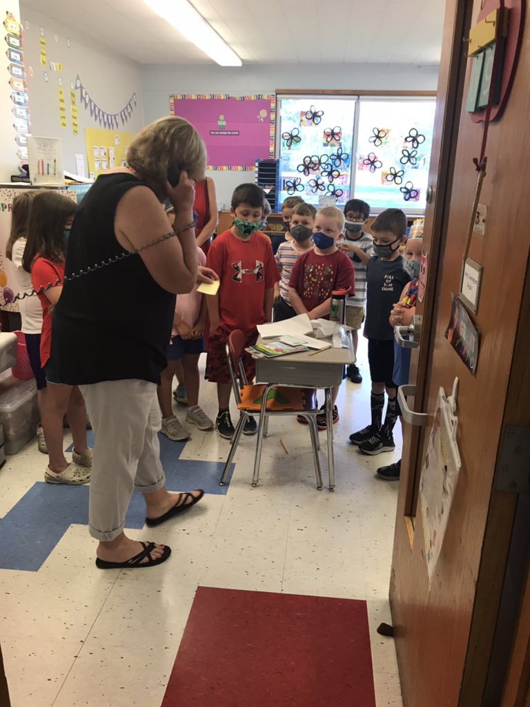 Mrs Cunningham’s class had the morning announcements. They got to raffle off books for classes to get excited for the scholastic fair next week! @stonehedgeblue <a href="/WestGeneseeCSD/">West Genesee Schools</a>