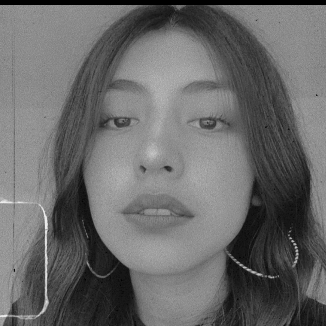 arawttp's tweet photo. Ella es Flor Salvador, su nombre empieza por F y acaba con tu estabilidad emocional 🥲 https://t.co/qu9LqBhC6m