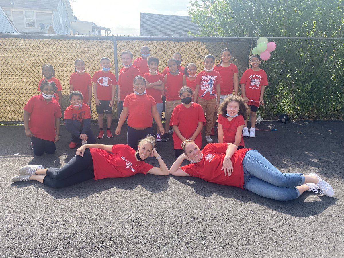Nathan Hale Fun Fair! Mrs. Silva’s and Ms. Ryan’s class. <a href="/NikkiSilva_edu/">Nikki Silva</a> <a href="/NathanH_Eagles/">Erika Barrett</a> <a href="/CarteretSchools/">Carteret Schools</a> #RamblersRise