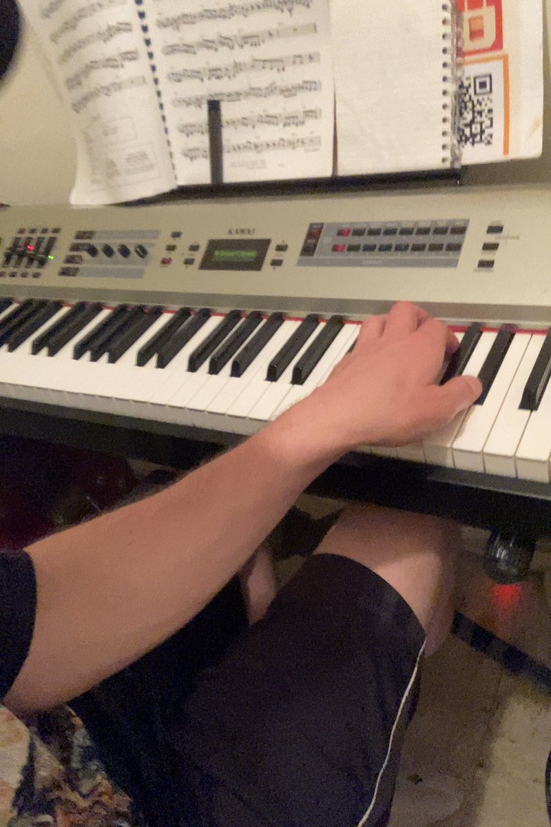expresssyourself🎶 (@mlovedone) on Twitter photo screenshotting <a href="/MusicSuchanek/">OscarSuchanekMusic</a> in the studio when we facetime sorry bout it but i love it 🌚 screenshotting <a href="/MusicSuchanek/">OscarSuchanekMusic</a> in the studio when we facetime sorry bout it but i love it 🌚