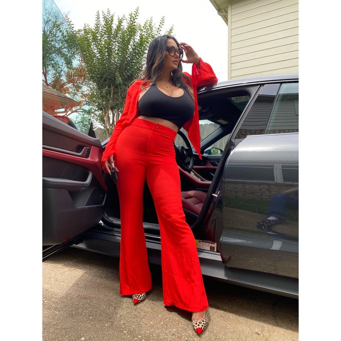 I almost named her Scarlet because of the interior but she&rsquo;s burgundy not red...and Black Widow is one<a href="/tag/goforarideday"class="tags"><span>#goforarideday</span></a><a href="/tag/tuesdayvibe"class="tags"><span>#tuesdayvibe</span></a>